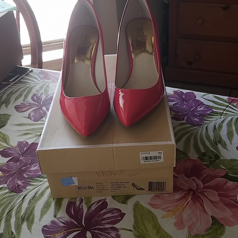 Pretty Watermelon Point toe shoes